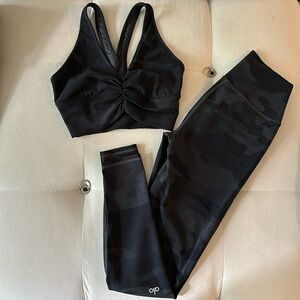 Alo yoga set both size small